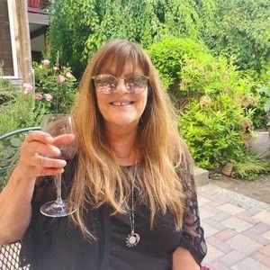 Meet your Posher, Julie